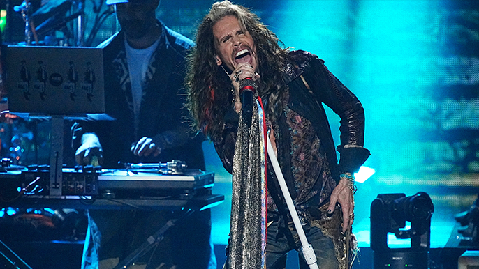 Aerosmith Fan Amazed When Steven Tyler Waits at Hardware Store to Meet Her Family