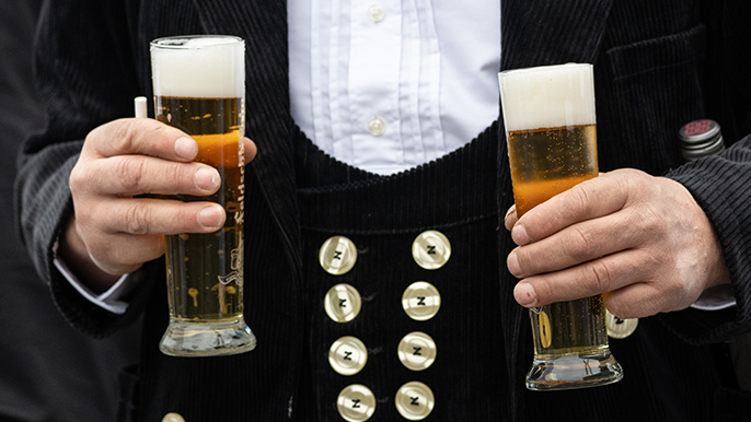 Man Attempting to Drink 2,000 Pints of Beer in 200 Days