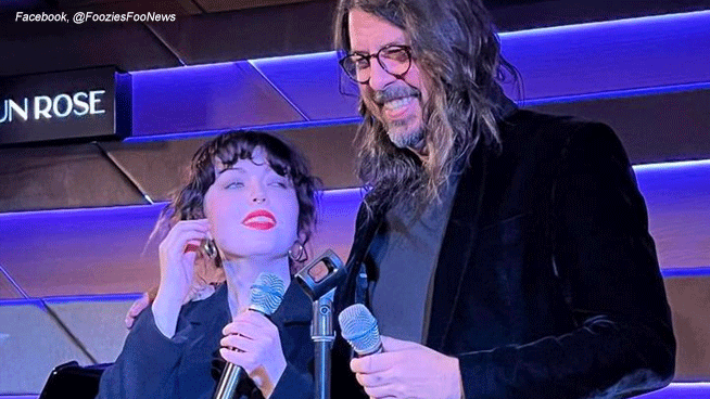 Dave Grohl Duets With Daughter In L.A.