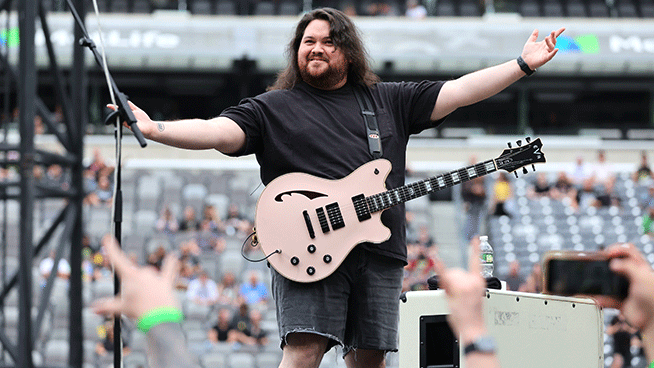 Wolfgang Van Halen Unveils Signature Guitar