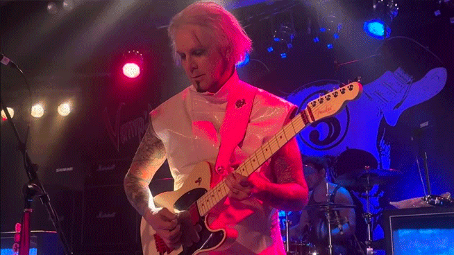 John 5 Plays Mötley Crüe Medley At Solo Show