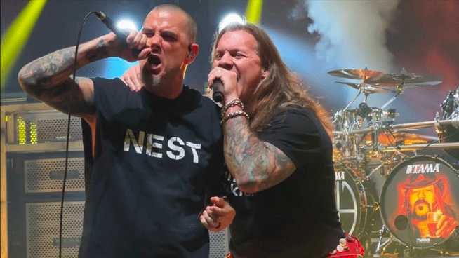 Chris Jericho Joins Pantera On Stage