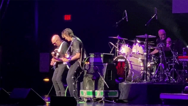 Joe Satriani & Steve Vai Team Up For Metallica Cover