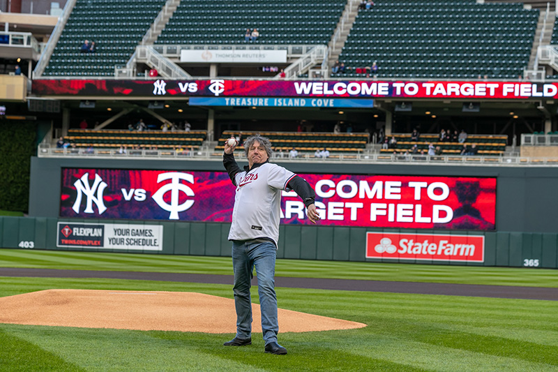 Steve Gorman Throws Out Ceremonial First Pitch at Twins Game