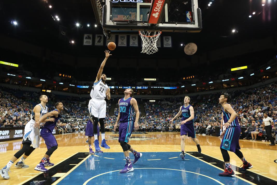 SCHREIER: Wolves Beaten by Jazz on 11-0 Run to End the Game
