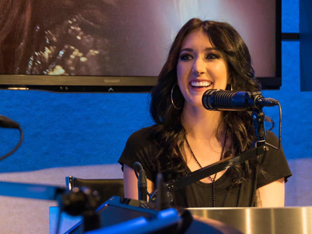 Out of the Garage and Into the Studio: Aubrie Sellers Dishes About Her Unique Sound, Influences and Major-Label Debut Album, “New City Blues”