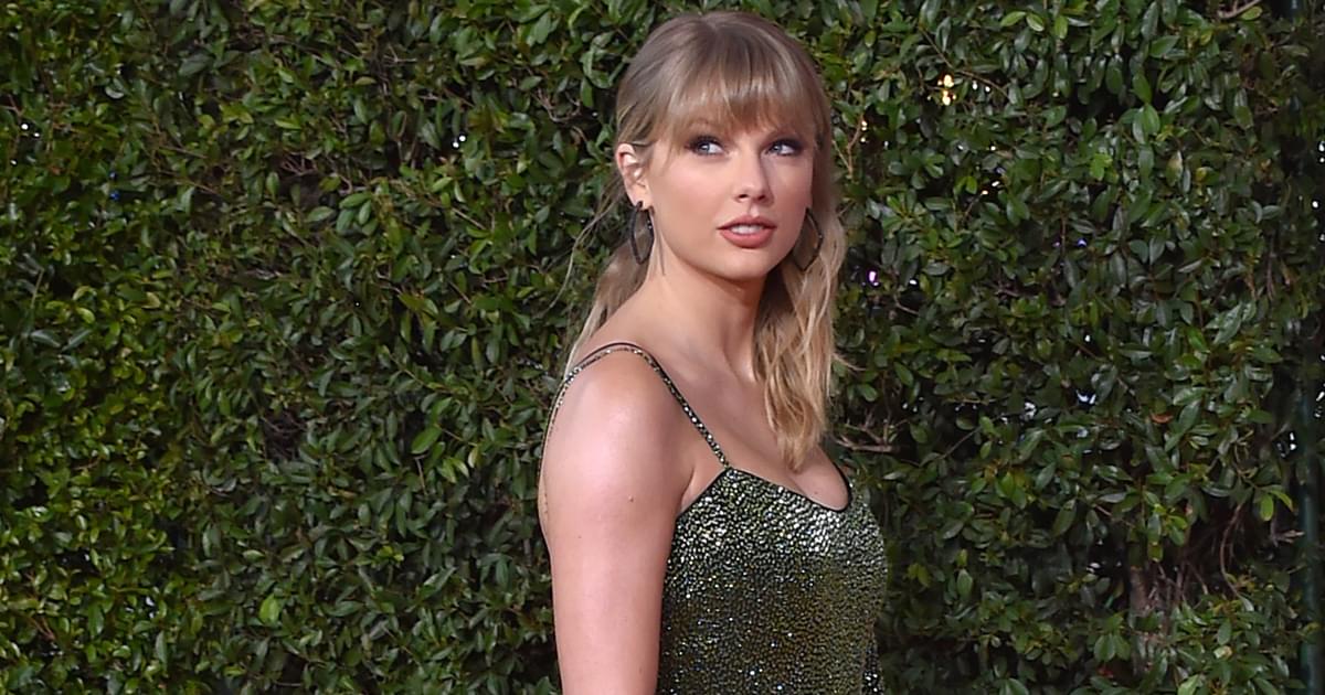 Taylor Swift Announces Surprise Album, “Folklore”