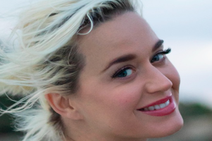 KRISTIN TALKS TO KATY PERRY ABOUT HER NEW MUSIC!