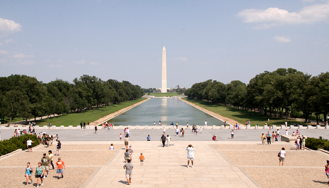 Lincoln Memorial Reflecting Pool Cleaned and Refilled