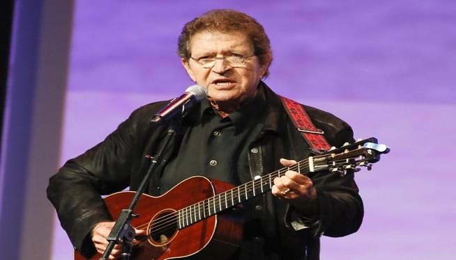 Country star and hit Elvis songwriter Mac Davis dies at 78
