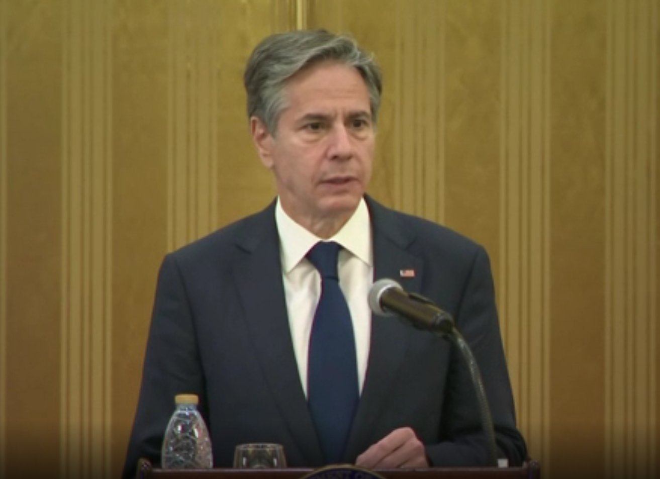 Blinken Pushes Taliban to Allow Evacuation Flights Out