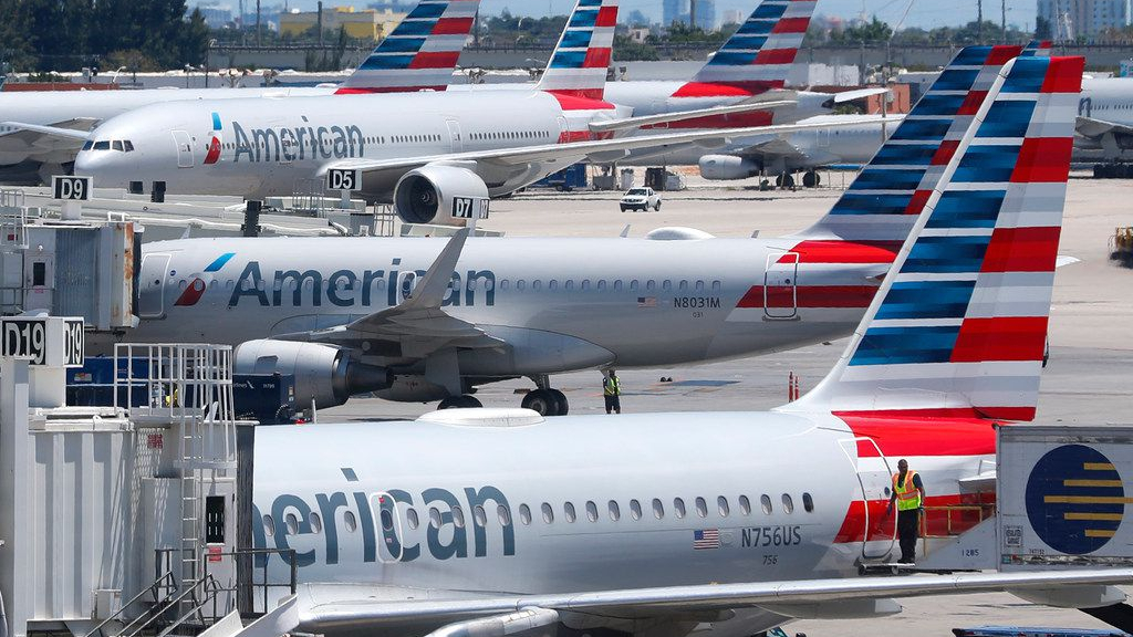 American Airlines Fourth-Quarter Report Reveals Slightly Higher Revenue, Omicron Still a Concern