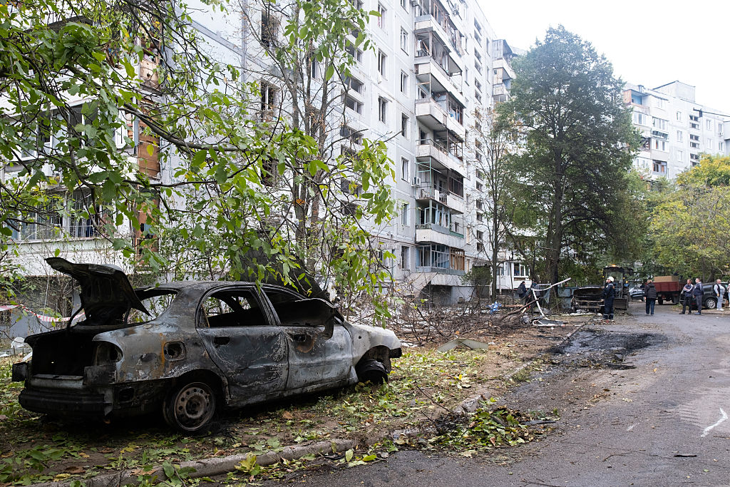 At Least 5 People Are Killed in a Large-Scale Russian Attack on Ukraine