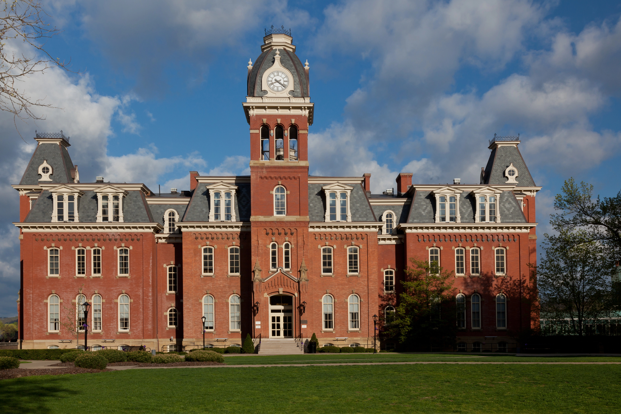 With No Takers Yet, White House Meets With Colleges Still Weighing an Agreement With Trump