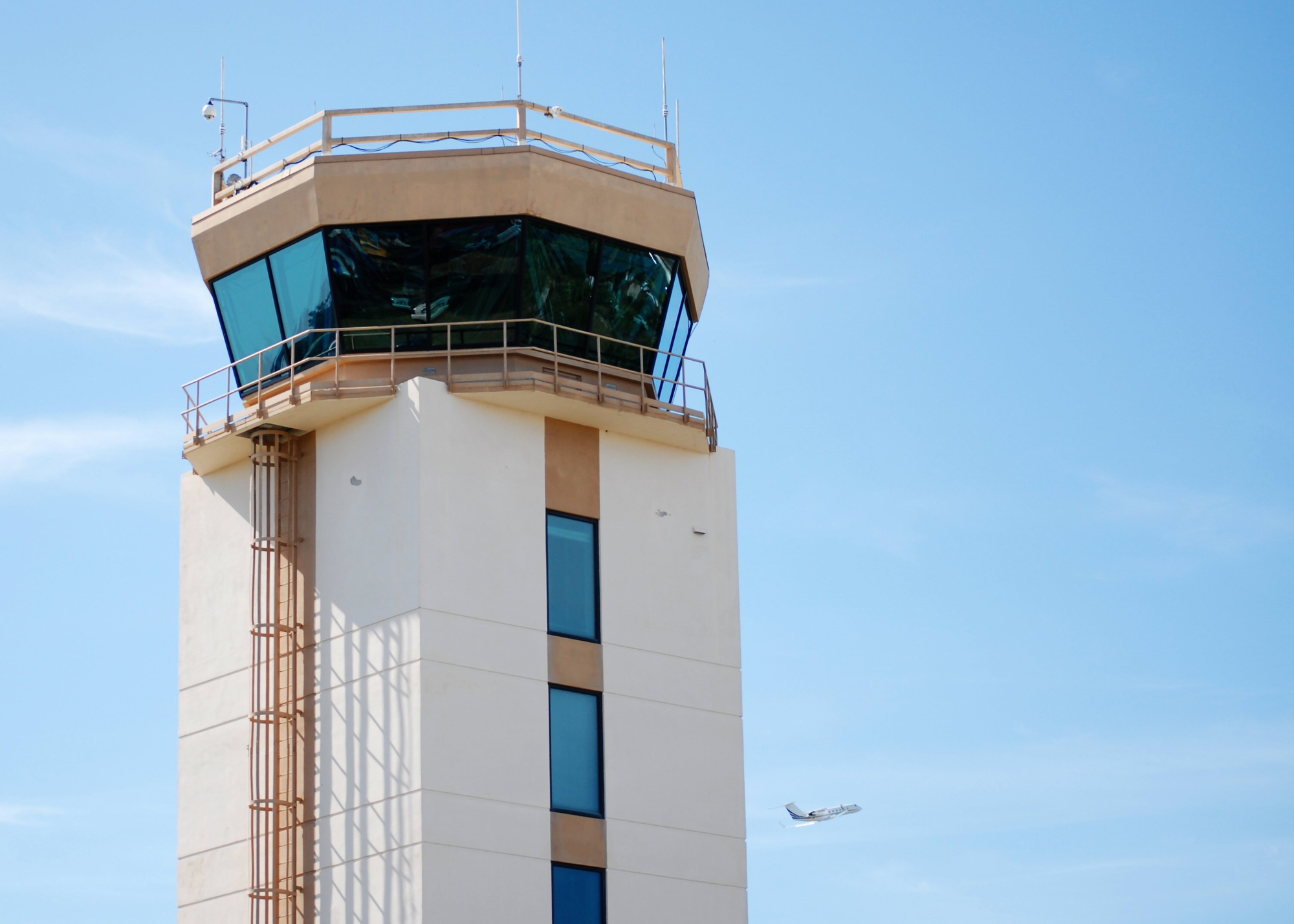 Flight Disruptions Continue as Air Traffic Controllers Brace for Their First Full Missing Paychecks