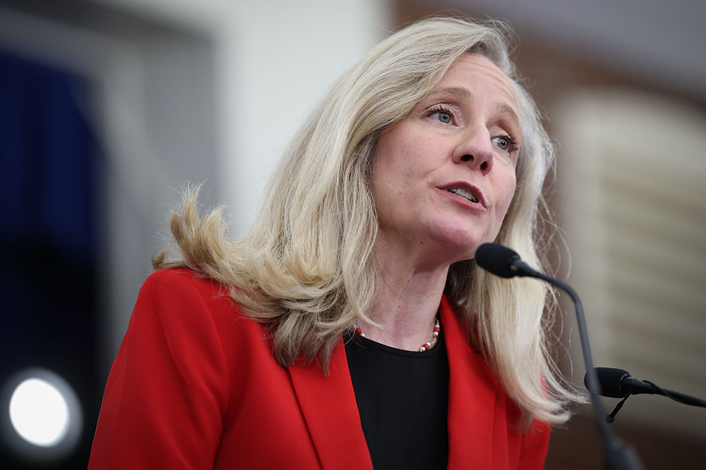 Abigail Spanberger Elected Virginia Governor in a Historic First That Boosts Democrats Ahead of 2026