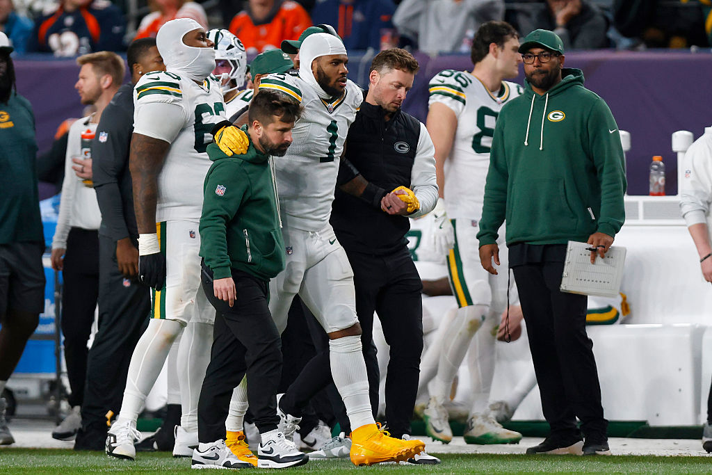 Packers Star Pass Rusher Micah Parsons Feared to Have Torn ACL