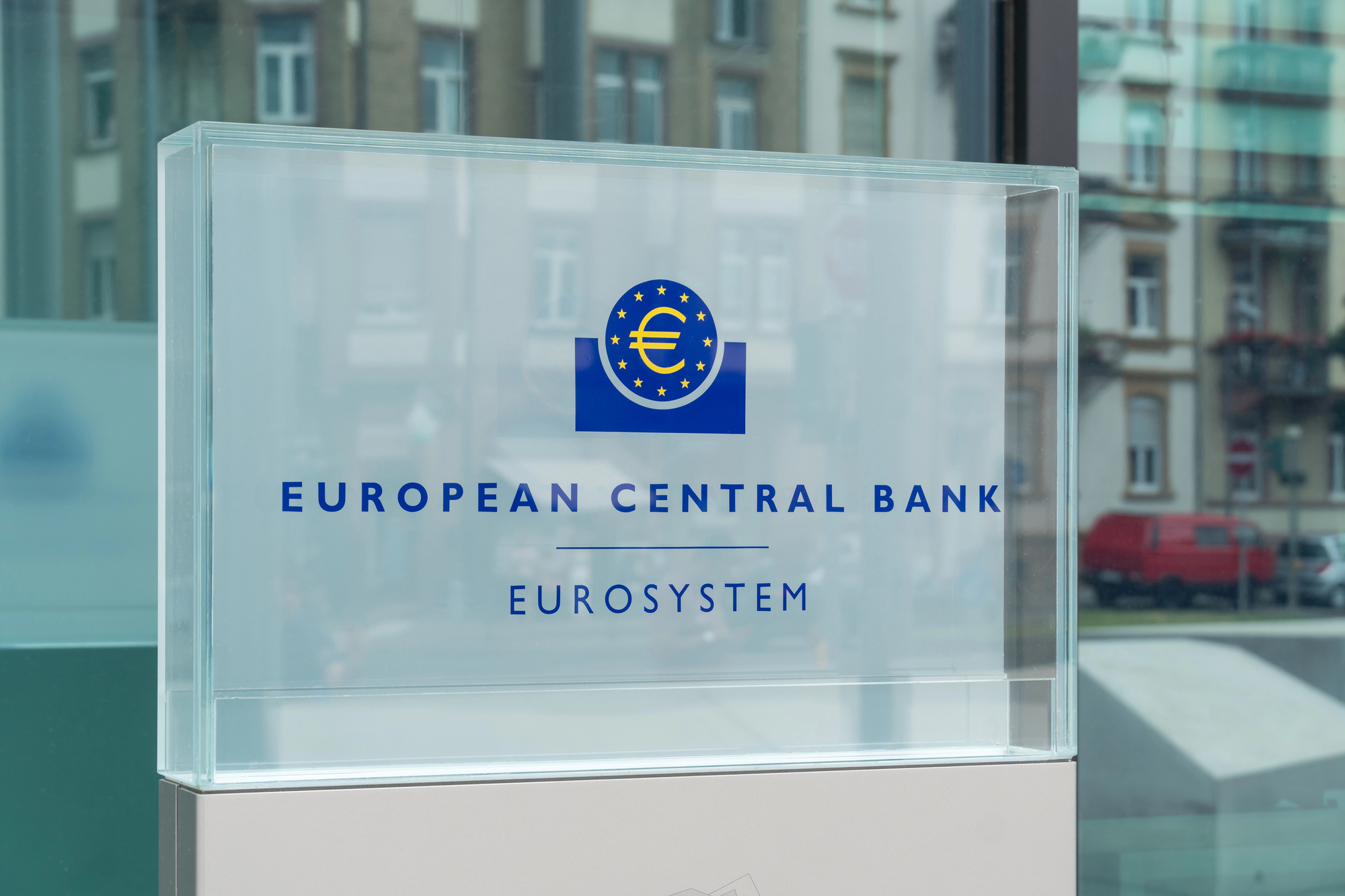 European Central Bank Leaves Rates Unchanged With Economy Showing Signs of Modest Growth