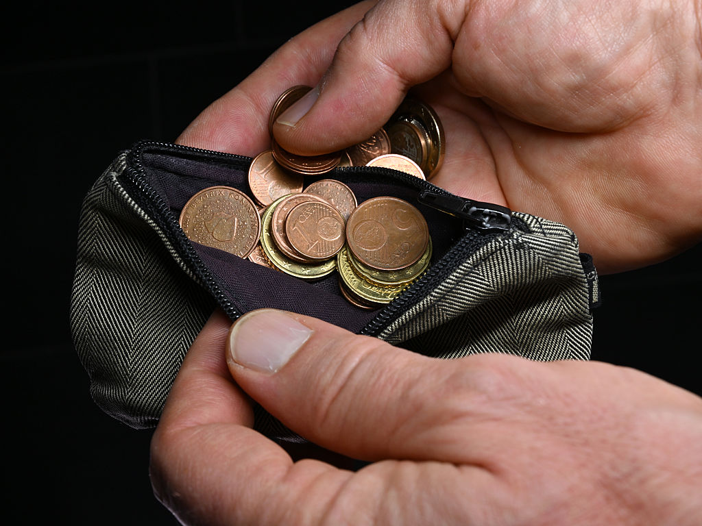 Consumer Confidence Slumps to Lowest Level Since the US Rolled Out Tariffs in April