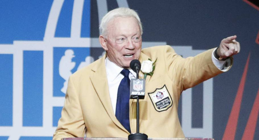 Jerry Jones Honors Tom Landry During His Speech at the Pro Football Hall of Fame