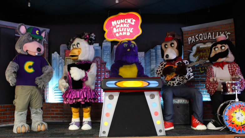 Chuck E Cheese Is Cutting Their Animatronic Band from their Restaurants