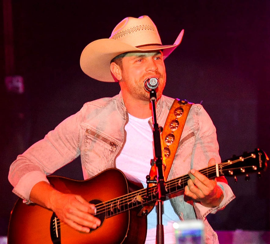 Dustin Lynch Hurricane Harvey Relief Concert