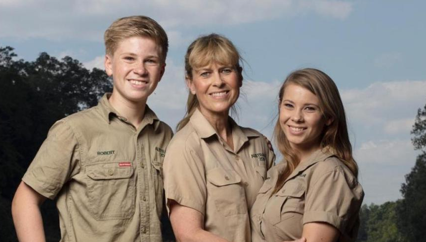 ‘Crocodile Hunter’ Steve Irwin Family Returning to Animal Planet Network
