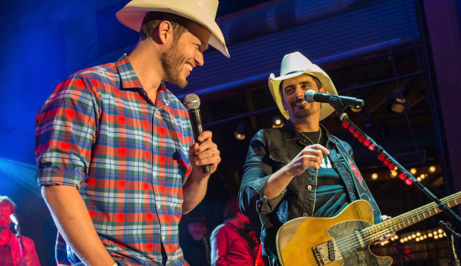 Brad Paisley Surprised Everyone by Performing at The Rustic