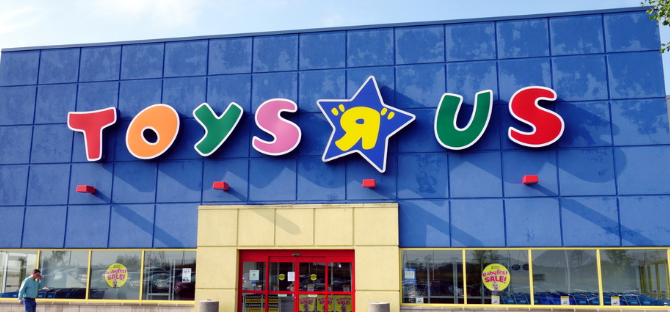 Bankrupt ‘Toys R Us’ Wants $16 Million in Bonuses For Top Execs