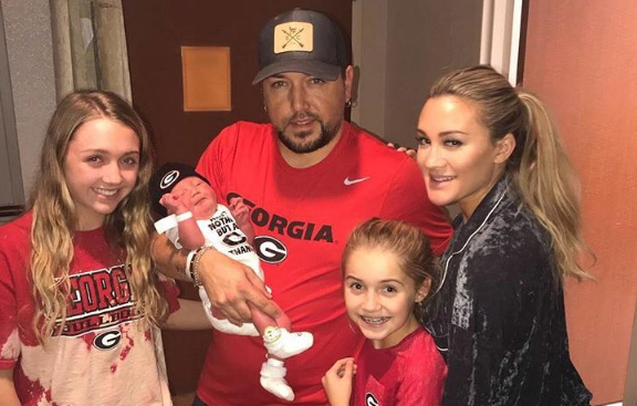Congrats to Jason Aldean & Wife on The Birth of their Son, Memphis