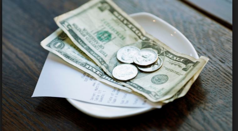 Zagat Survey: Most People Want Restaurants to Abolish Tipping