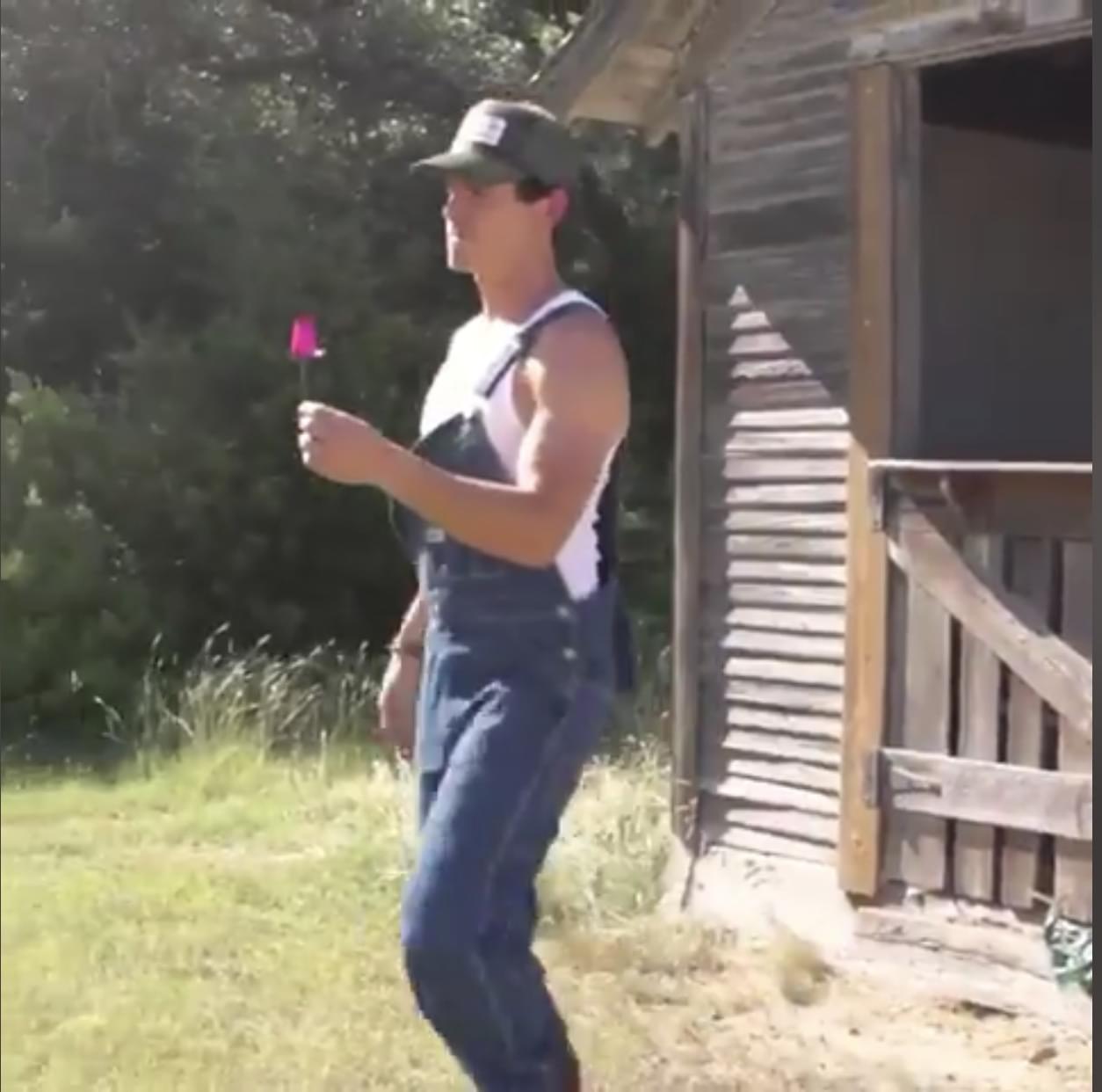 Watch Granger Smith on the Bachelorette & check out a NEW lyric video for “You’re In It!”