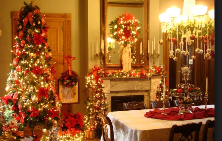 People Who Decorate for Christmas Earlier Are Happier