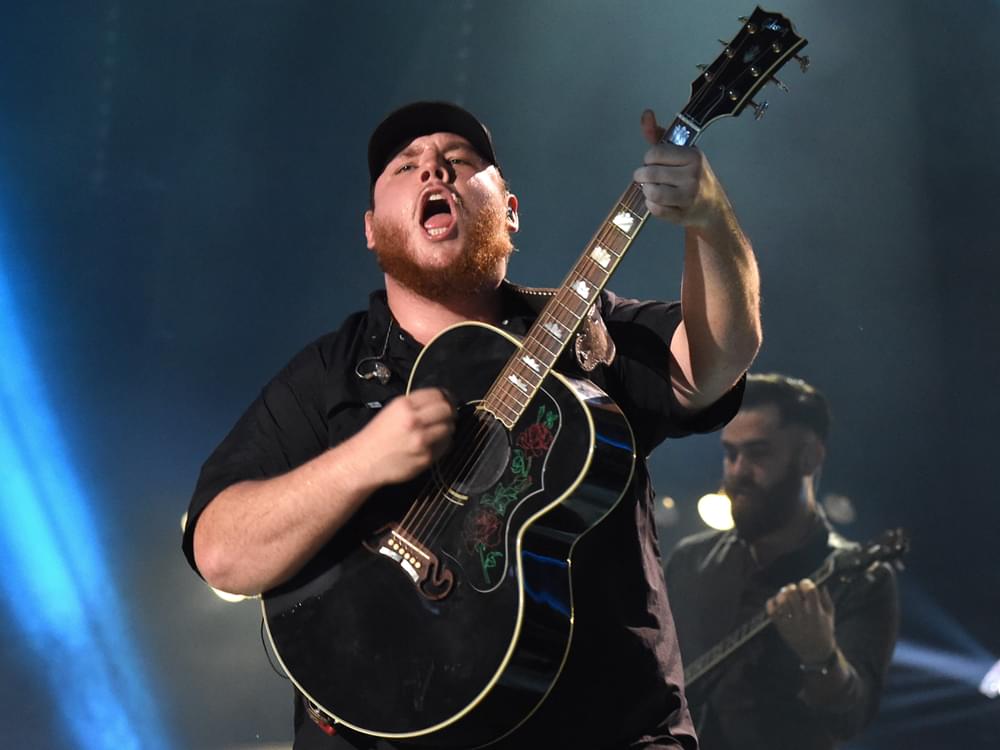 Luke Combs’ “Beautiful Crazy” Is No. 1 for Fourth Straight Week