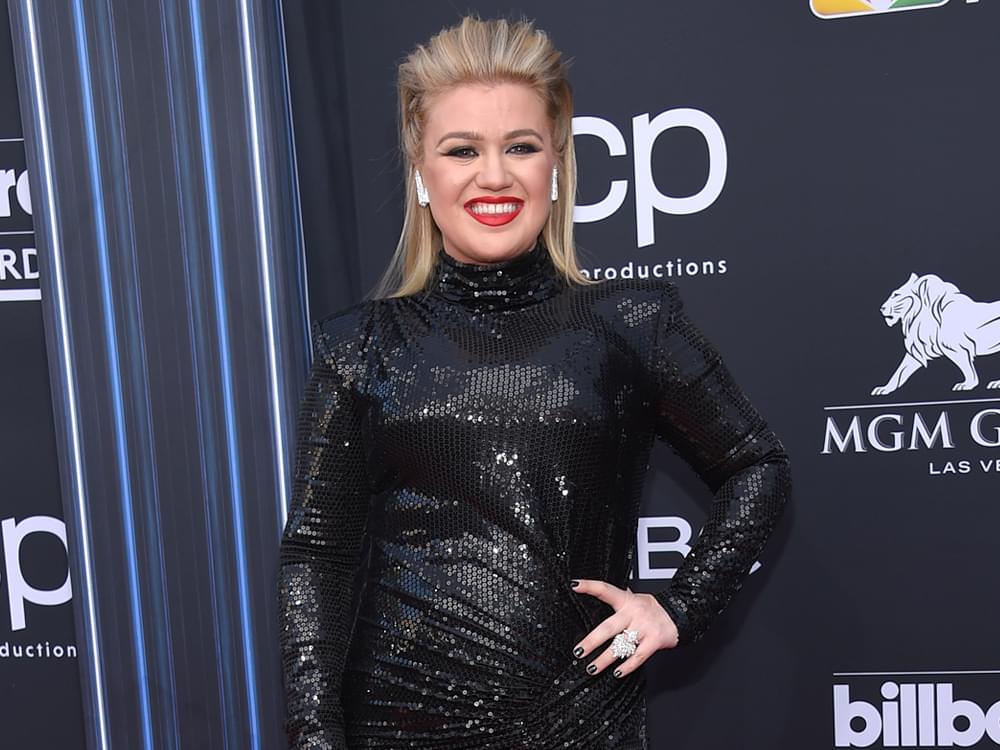 Kelly Clarkson Is On The Move