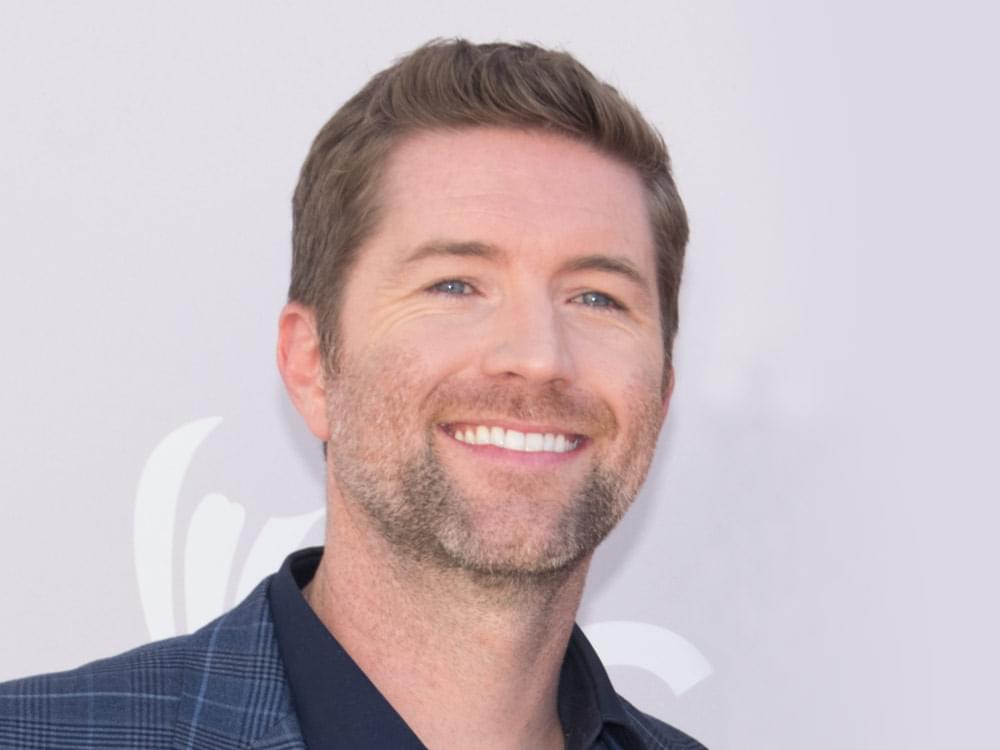 Tour Bus With Josh Turner’s Crew Involved in Fatal Crash