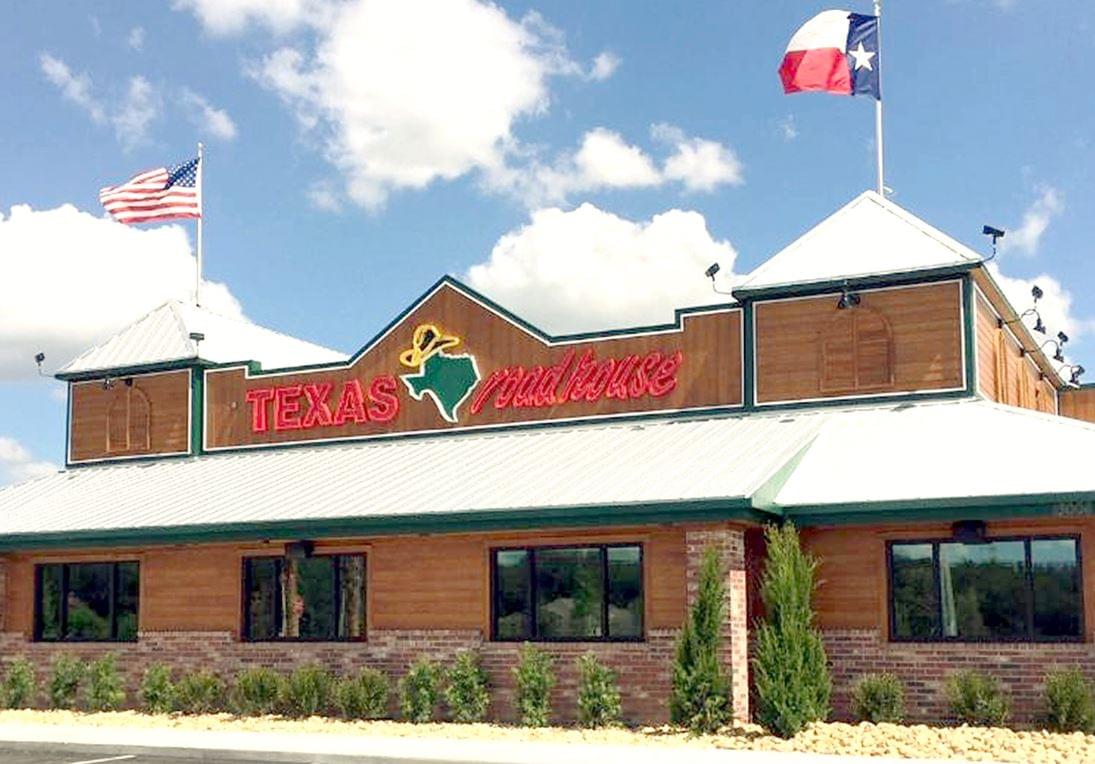 Texas Roadhouse Offers Free Lunch for Veterans