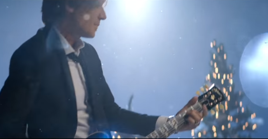 Keith Urban Releases His First Ever Christmas Song