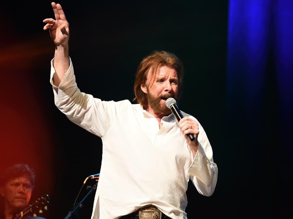 Listen to Ronnie Dunn Cover George Strait’s “The Cowboy Rides Away” From New Album, “Re-Dunn”