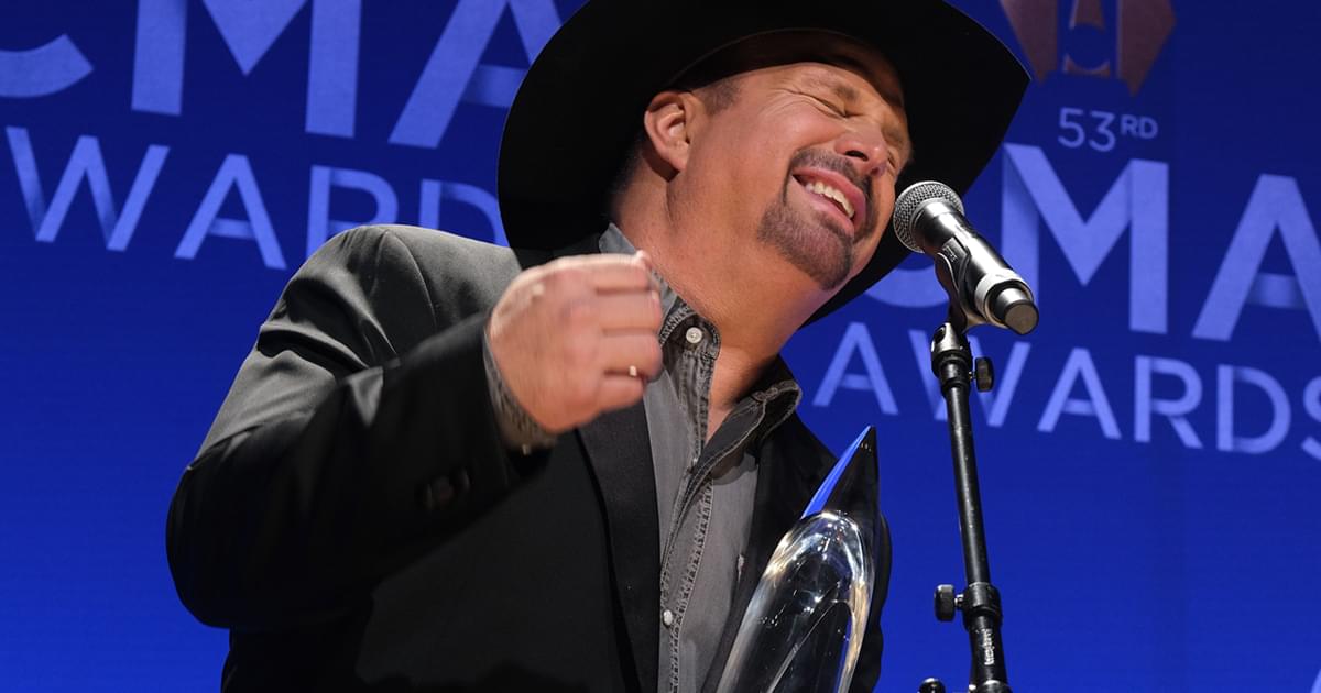 Garth Brooks Respectfully Withdraws From Future CMA Entertainer of the Year Award Nominations