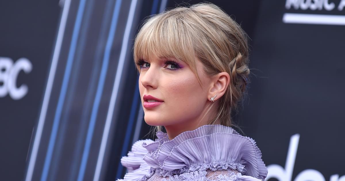 Taylor Swift to Perform at the ACM Awards for the First Time in 7 Years