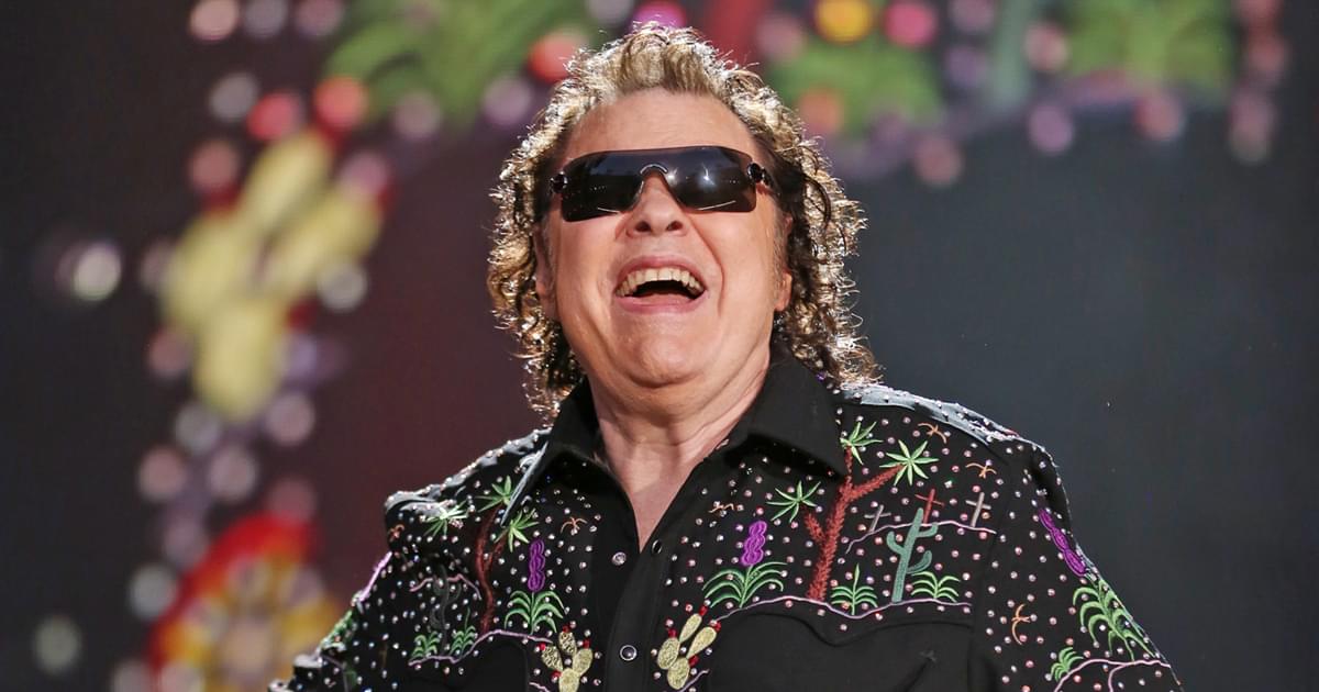 Listen to Ronnie Milsap’s New Rendition of “Merry, Merry Christmas Baby”
