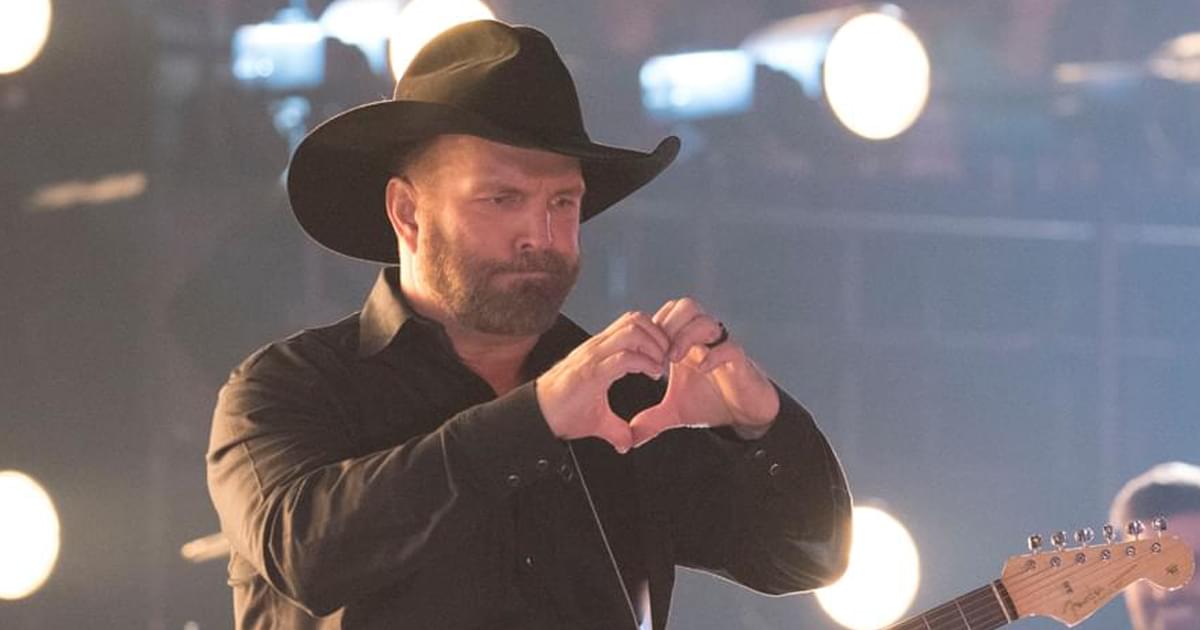 Hurt Hand Forces Garth Brooks to Reschedule Preview of His New Album to Oct. 26