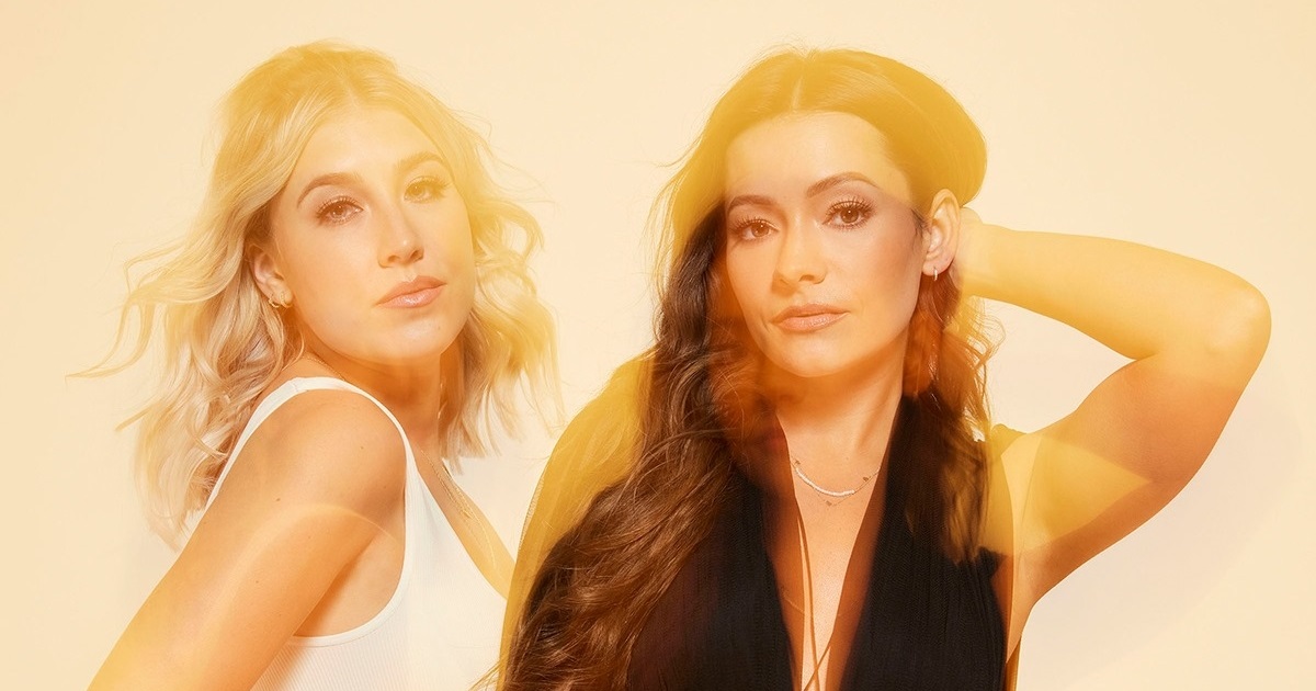 Maddie & Tae Are Kicking Off 2022 With a Tour and New Music