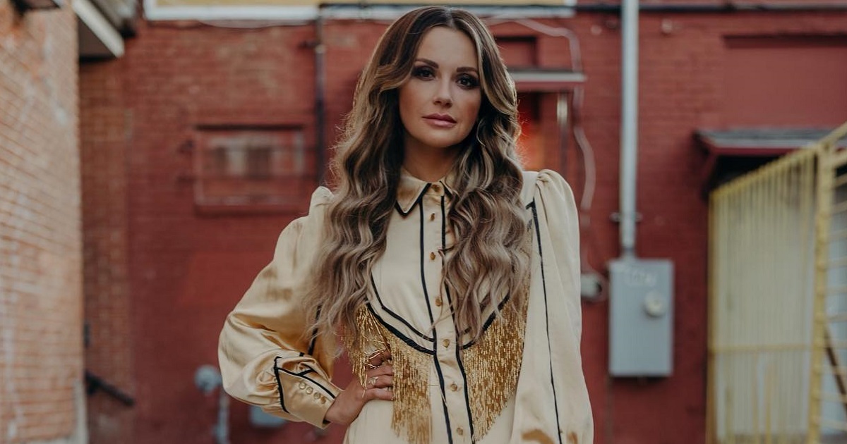Carly Pearce on Her Way to Selling Out Overseas This September