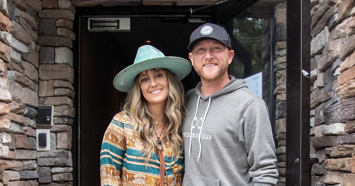 Cole Swindell & Lainey Wilson Land at Number-1 with “Never Say Never”