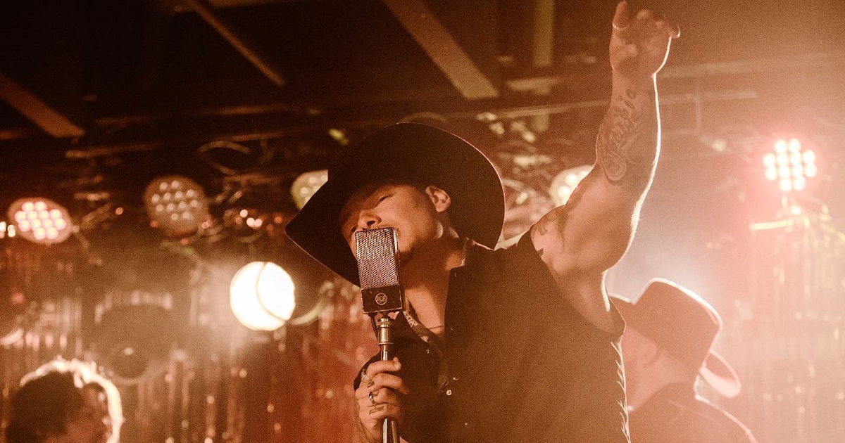 Kane Brown Takes his Music Video to the Honky Tonk for his Love of Country Music