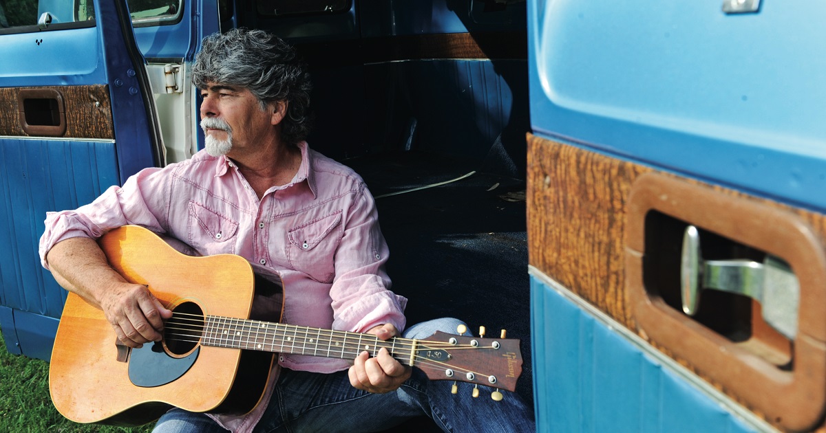 Alabama’s Randy Owen Mourns the Loss of His Mother as She Passes at Age 90