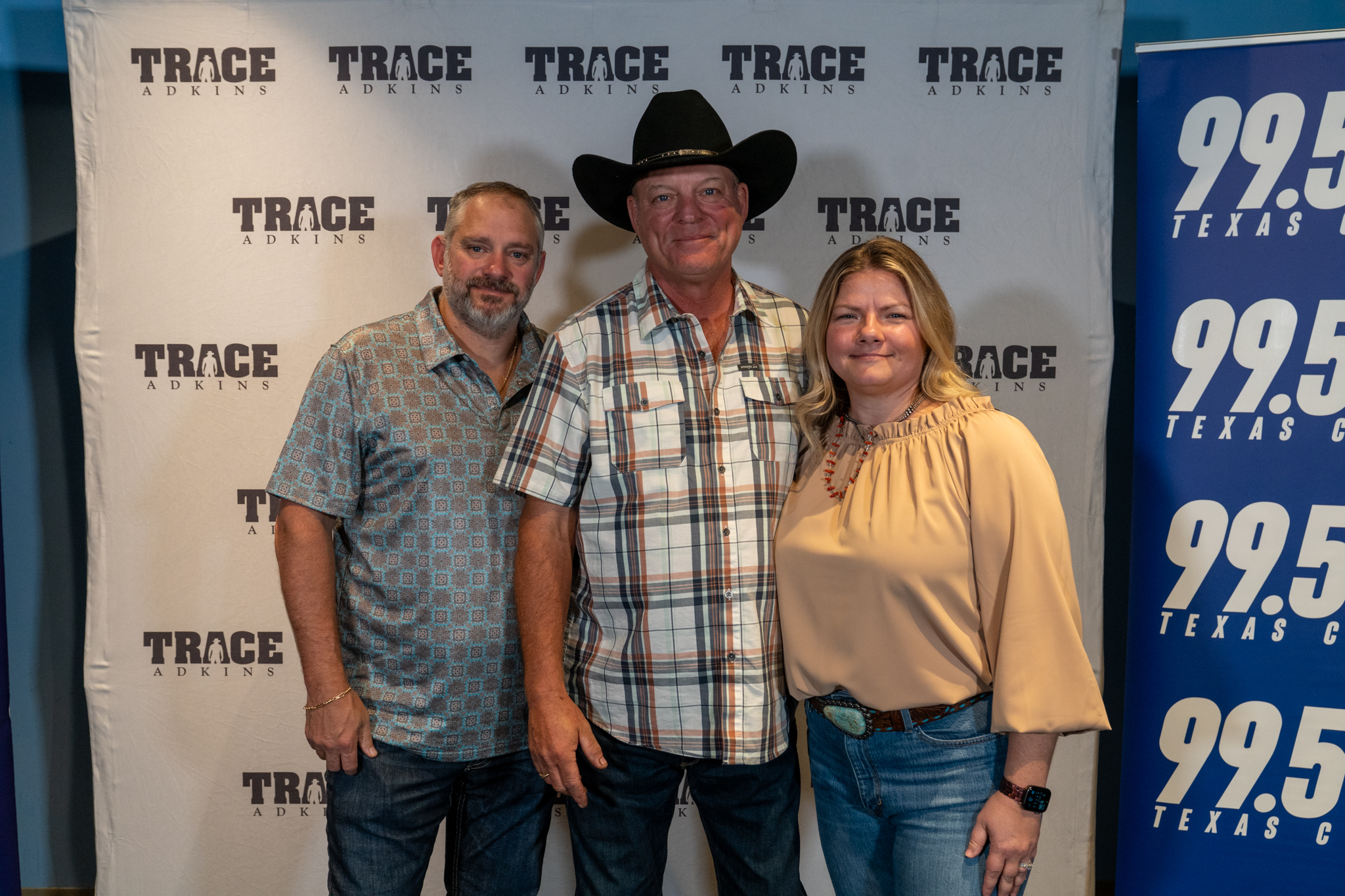 Neon Nights : John Michael Montgomery Meet & Greet Photos