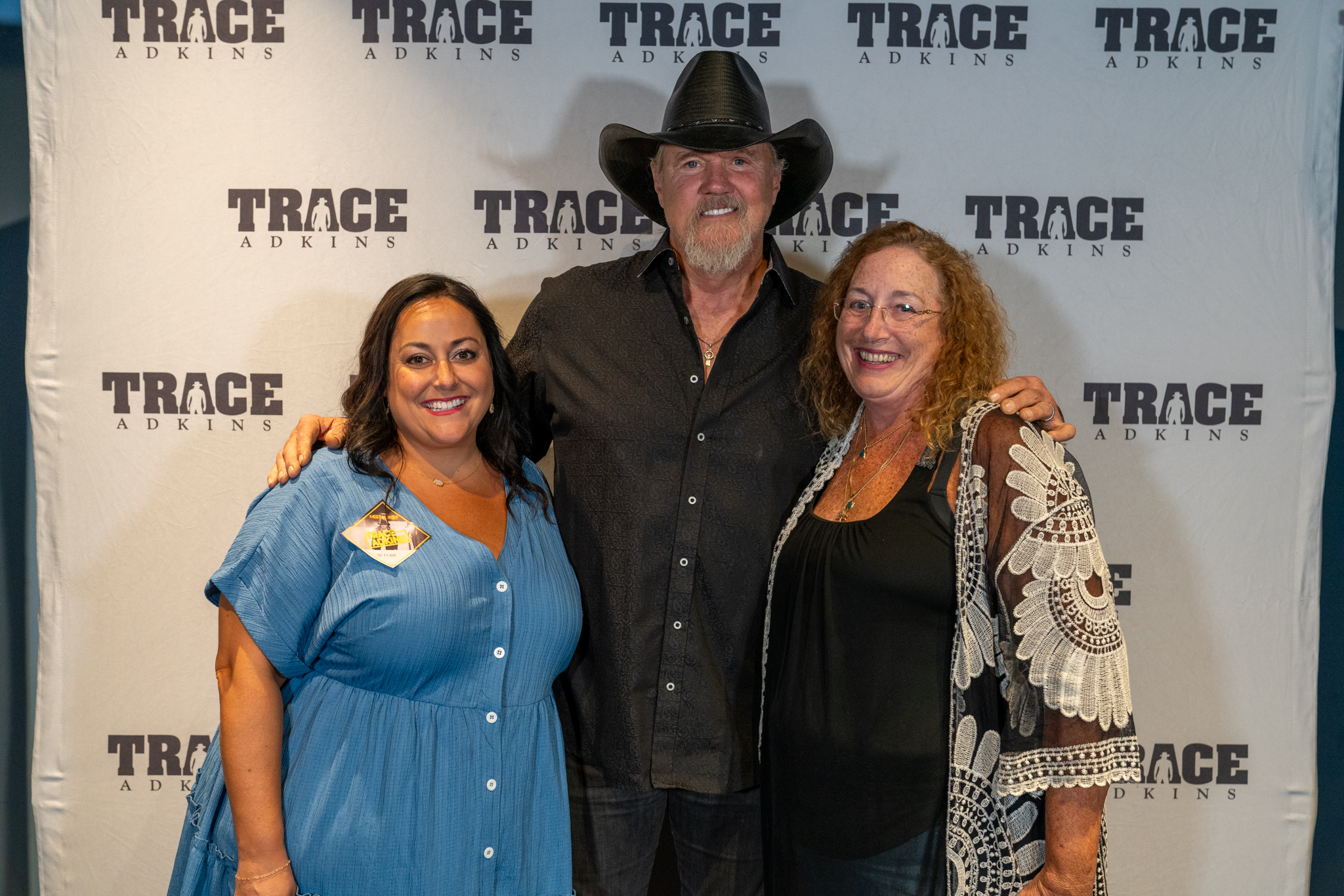 Neon Night: Trace Adkins Meet & Greet Photos